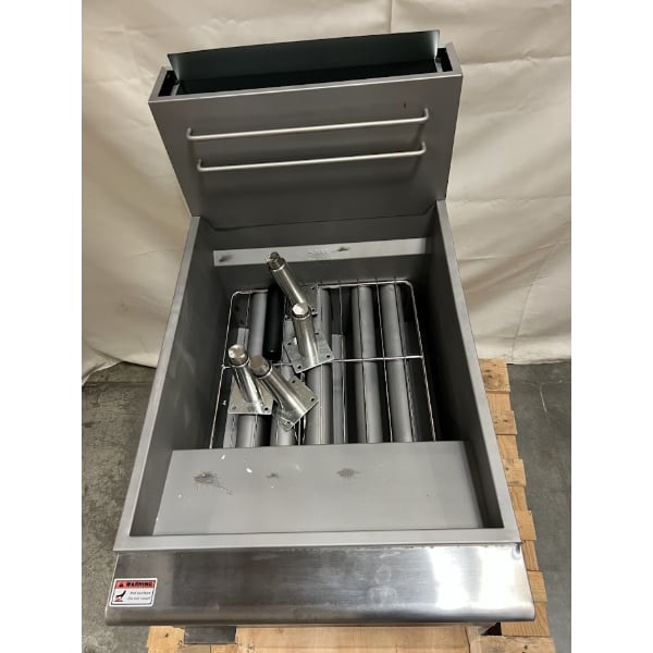 Scratch and Dent Avantco FF100 Liquid Propane 70-100 lb. Stainless Steel Tube Floor Fryer - 150,000 BTU