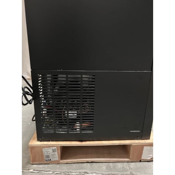 Scratch and Dent Avantco UDD-72-HC (2) Double Tap Kegerator Beer Dispenser - Black, (3) 1/2 Keg Capacity