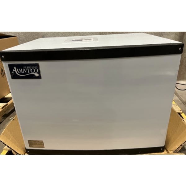Scratch and Dent Avantco Ice MC-H-530-A 30" Air-Cooled Modular Half Cube Ice Machine - 500 lb., 115V