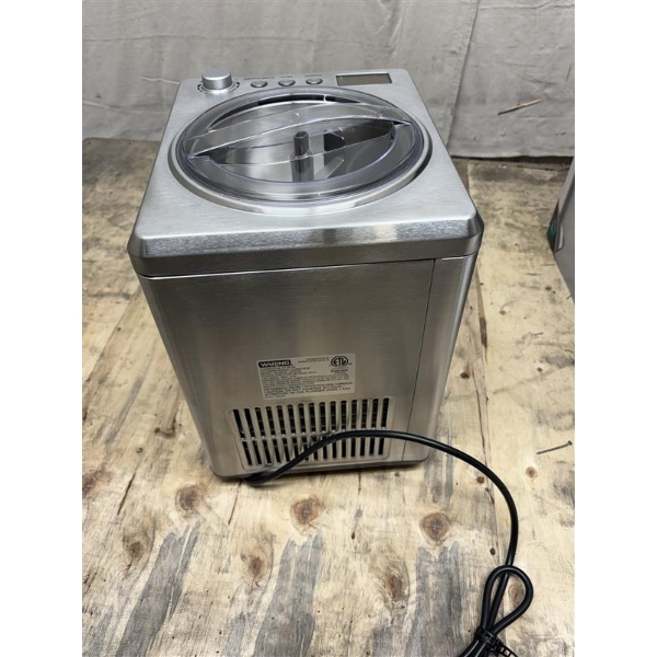 Scratch and Dent Waring WCIC25 2.5 Qt. Compressor Ice Cream Maker - 120V, 180W