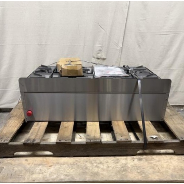 Scratch and Dent Cooking Performance Group R-CPG-36-NL 6 Burner Gas Countertop Range / Hot Plate - 132,000 BTU