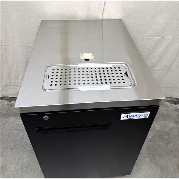 Scratch and Dent Avantco UDD-1-HC Double Tap Kegerator Beer Dispenser - Black, (1) 1/2 Keg Capacity