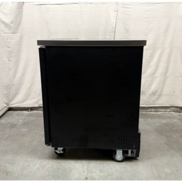 Scratch and Dent Avantco UDD-1-HC Double Tap Kegerator Beer Dispenser - Black, (1) 1/2 Keg Capacity