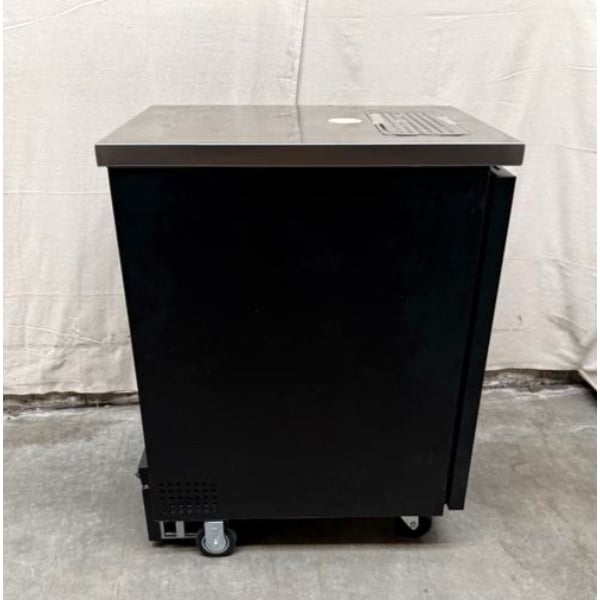 Scratch and Dent Avantco UDD-1-HC Double Tap Kegerator Beer Dispenser - Black, (1) 1/2 Keg Capacity