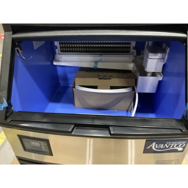 Scratch and Dent Avantco Ice UC-H-280-A 26" Air-Cooled Undercounter Half Cube Ice Machine with 80 lb. Storage Bin - 299 lb., 115V