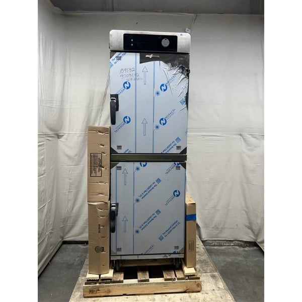 Scratch and Dent Alto-Shaam 1200-SK SX Full-Height Cook and Hold Smoker Oven with Simple Controls - 208-240V, 6,900-8,900W