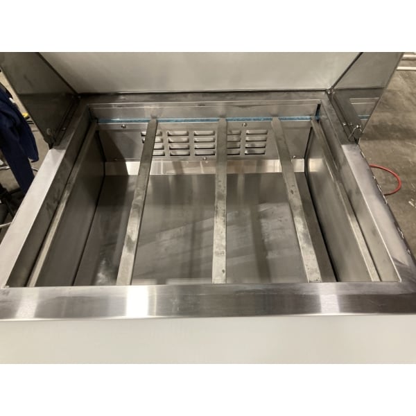 Scratch and Dent Avantco SS-PT-27M-HC 27" 1 Door Mega Top Stainless Steel Refrigerated Sandwich Prep Table