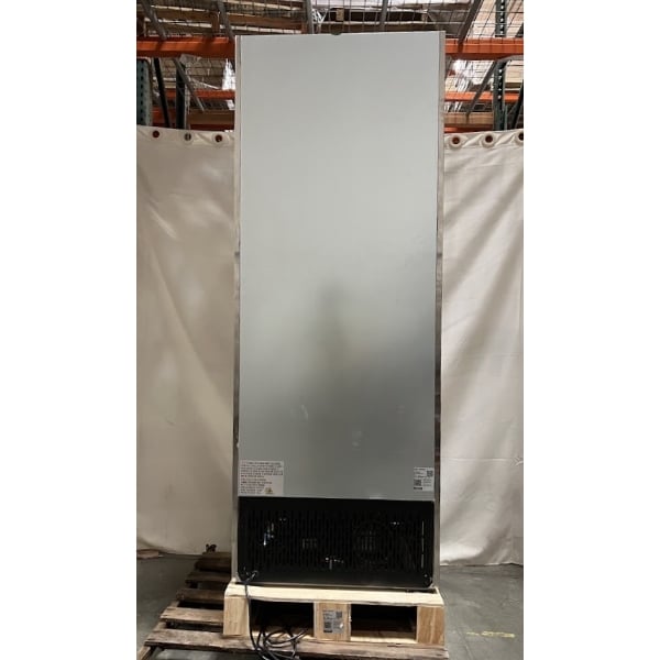 Scratch and Dent Avantco SS-1R-HC 29" Stainless Steel Solid Door Reach-In Refrigerator