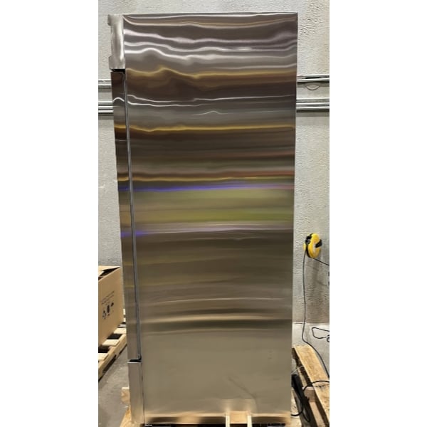 Scratch and Dent Avantco SS-1R-HC 29" Stainless Steel Solid Door Reach-In Refrigerator