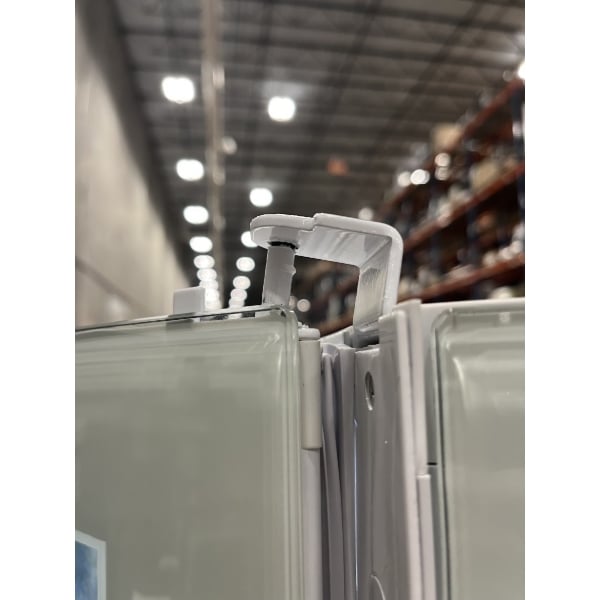 Scratch and Dent Avantco BCR-15-HC White Circular Glass Refrigerated Display Case