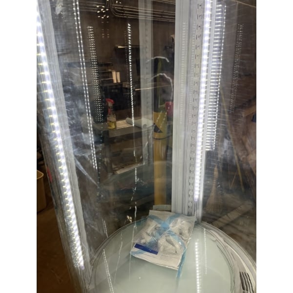 Scratch and Dent Avantco BCR-15-HC White Circular Glass Refrigerated Display Case