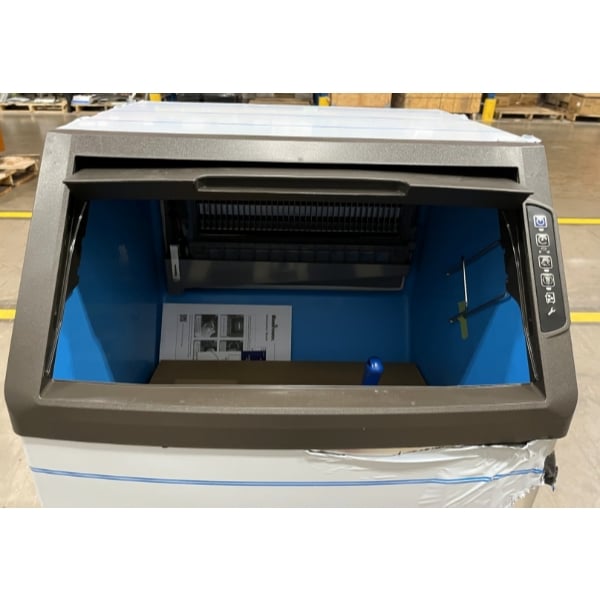 Scratch and Dent Manitowoc UYP0240W-161B NEO 26" Water-Cooled Undercounter Half Dice Cube Ice Machine with 90 lb. Storage Bin - 235 lb., 115V