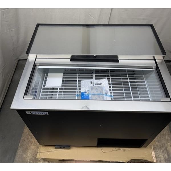 Scratch and Dent Avantco GF36-HC 36" Black Glass Froster / Plate Chiller - 115V