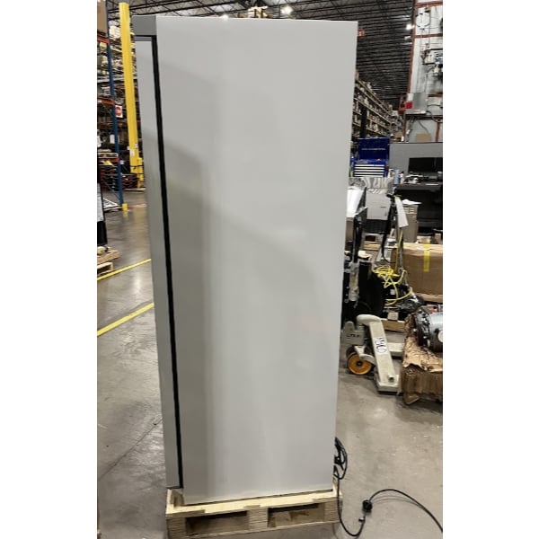 Scratch and Dent Arctic Air AWR25 White Single Door Reach In Refrigerator - 25 cu. ft.