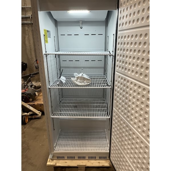 Scratch and Dent Arctic Air AWR25 White Single Door Reach In Refrigerator - 25 cu. ft.