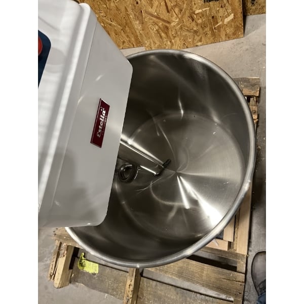 Scratch and Dent Estella SM60 60 Qt. / 88 lb. Two-Speed Spiral Dough Mixer - 220V, 4 hp
