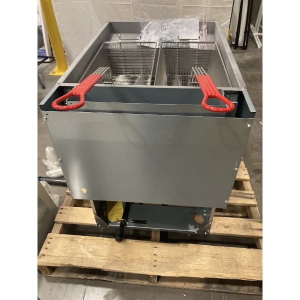Scratch and Dent Avantco F5-ES-P 65-70 lb. Liquid Propane Stainless Steel Floor Fryer - 100,000 BTU