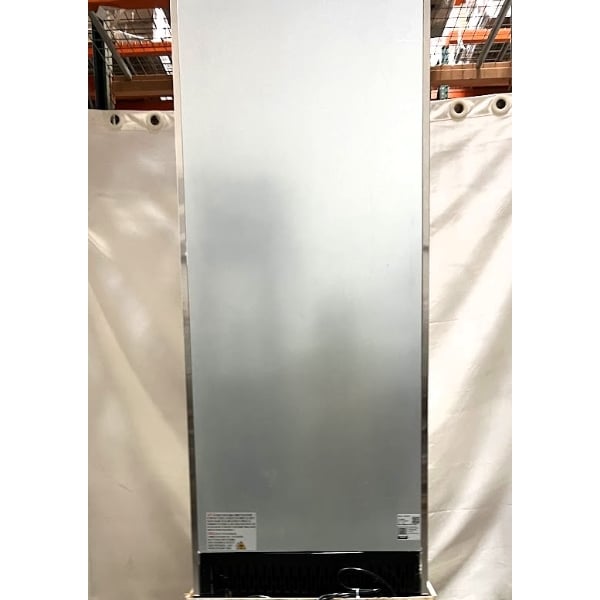 Scratch and Dent Avantco A-23F-HC 29" Solid Door Reach-In Freezer