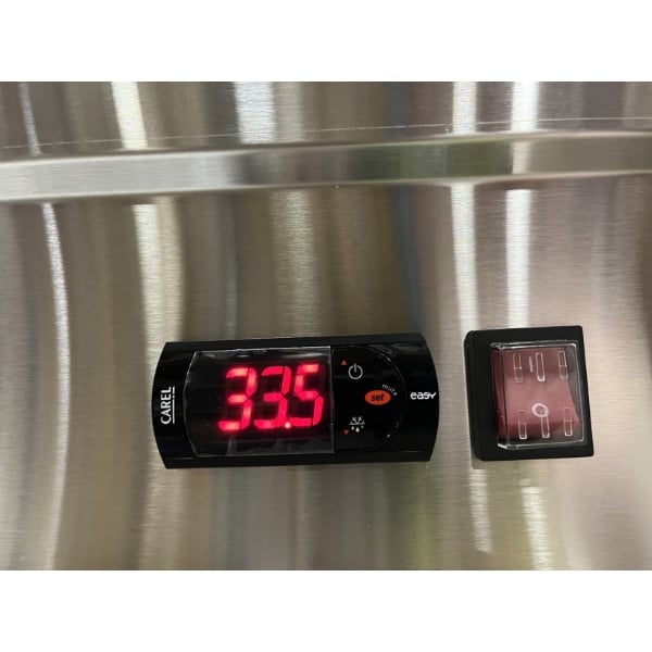 Scratch and Dent Avantco SS-3R-HC 81 5/16" Stainless Steel Solid Door Reach-In Refrigerator