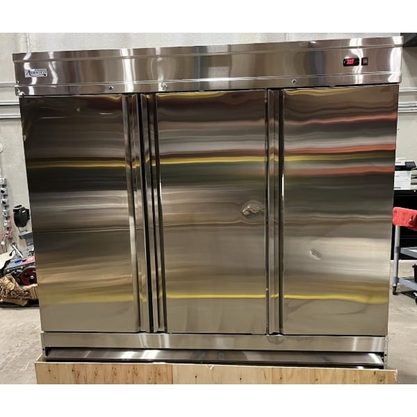 Scratch and Dent Avantco SS-3R-HC 81 5/16" Stainless Steel Solid Door Reach-In Refrigerator