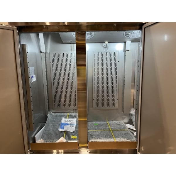 Scratch and Dent Avantco SS-3R-HC 81 5/16" Stainless Steel Solid Door Reach-In Refrigerator