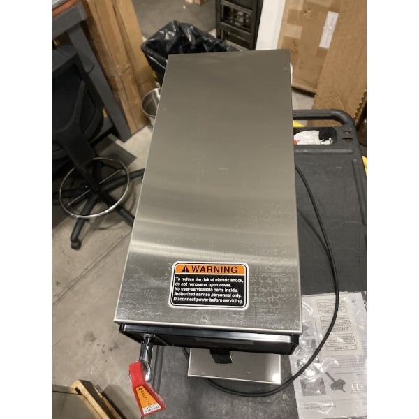 Scratch and Dent Bunn 38700.0010 Axiom DV-APS Airpot Coffee Brewer - 120V/208-240V, 1,500-3,550W