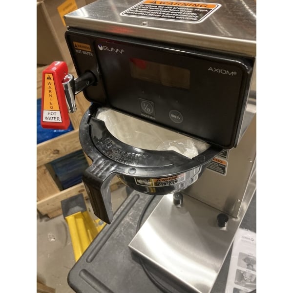 Scratch and Dent Bunn 38700.0010 Axiom DV-APS Airpot Coffee Brewer - 120V/208-240V, 1,500-3,550W