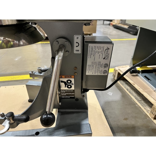 Scratch and Dent Avantco MX10H 10 Qt. Planetary Stand Mixer with Guard & Standard Accessories - 120V, 3/4 hp