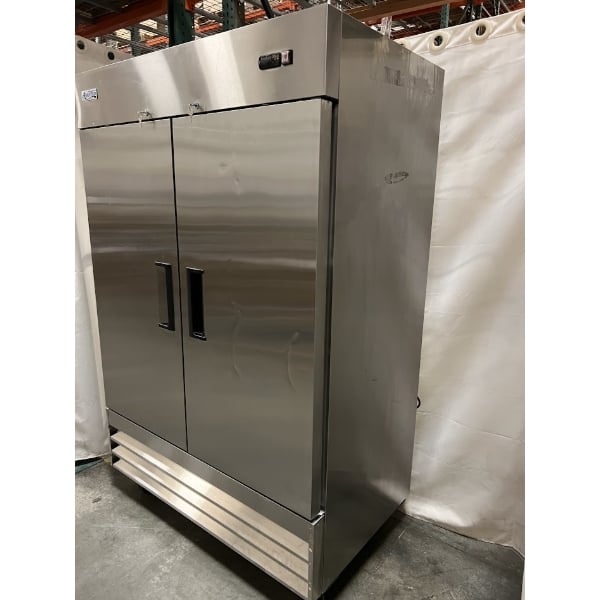 Scratch and Dent Avantco A-49R-HC 54" Solid Door Reach-In Refrigerator