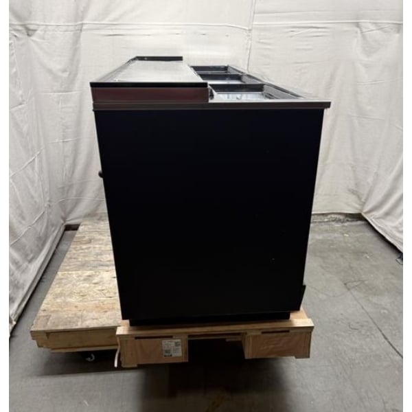 Scratch and Dent Avantco HBB-80-HC 80" Black Horizontal Bottle Cooler