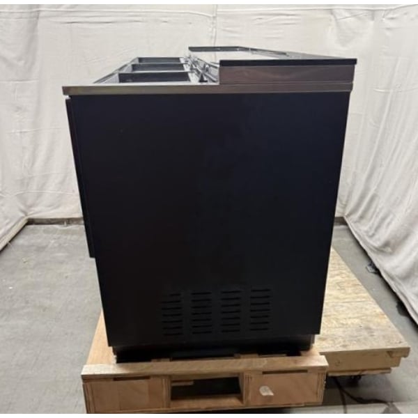Scratch and Dent Avantco HBB-80-HC 80" Black Horizontal Bottle Cooler