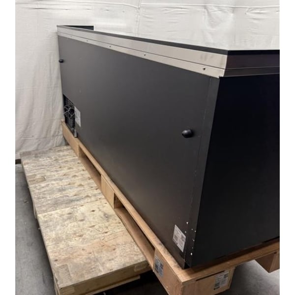 Scratch and Dent Avantco HBB-80-HC 80" Black Horizontal Bottle Cooler