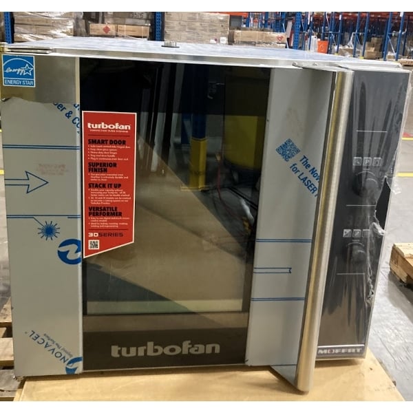 Scratch and Dent Moffat E32D5-2P Turbofan Single-Deck Full-Size Electric Digital Convection Oven with Steam Injection - 208V, 1 Phase, 5.8 kW
