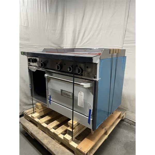 Scratch and Dent U.S. Range U48-2G36RS Natural Gas 2 Burner 48" Range with 36" Manual Griddle, 26" Standard Oven, and Cabinet Base - 156,000 BTU