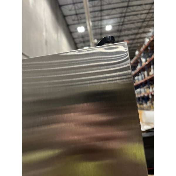 Scratch and Dent Avantco A-12F-HC 25" Solid Door Reach-In Freezer