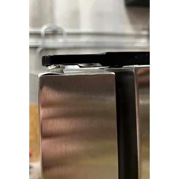 Scratch and Dent Avantco A-12F-HC 25" Solid Door Reach-In Freezer