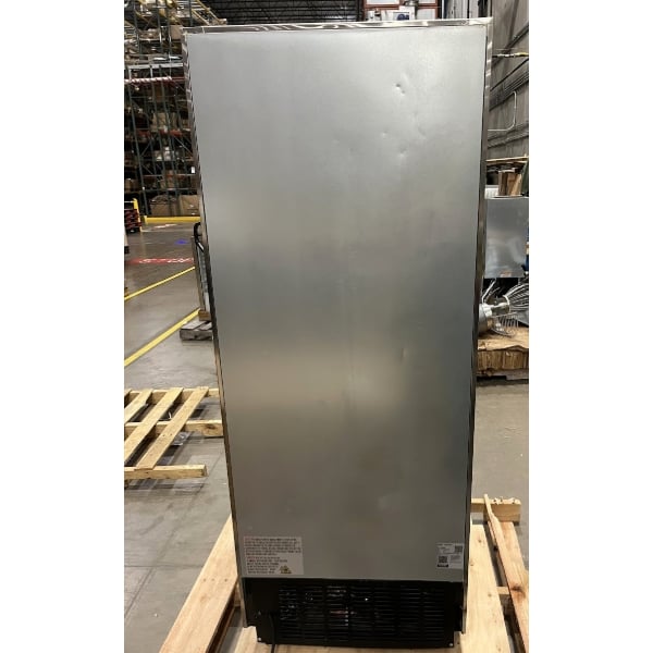Scratch and Dent Avantco A-12F-HC 25" Solid Door Reach-In Freezer