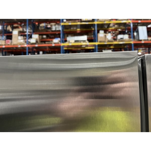 Scratch and Dent Avantco A-12F-HC 25" Solid Door Reach-In Freezer