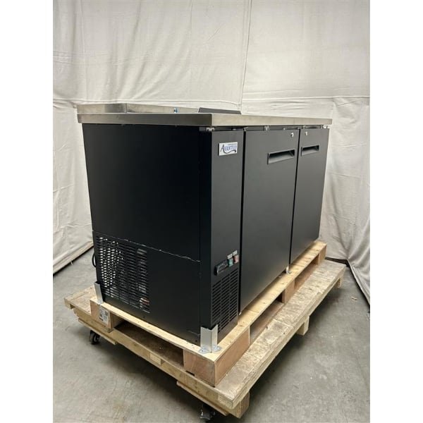 Scratch and Dent Avantco UDD-2-CT-4 Black Kegerator / Beer Dispenser with Quadruple Tap Tower and Club Top - (2) 1/2 Keg Capacity