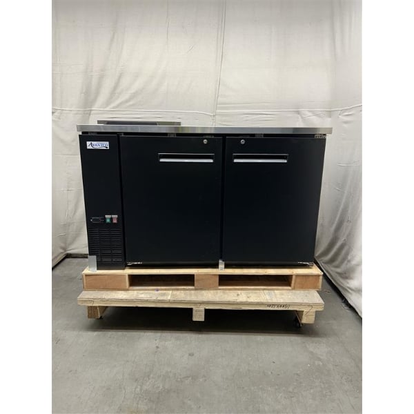 Scratch and Dent Avantco UDD-2-CT-4 Black Kegerator / Beer Dispenser with Quadruple Tap Tower and Club Top - (2) 1/2 Keg Capacity