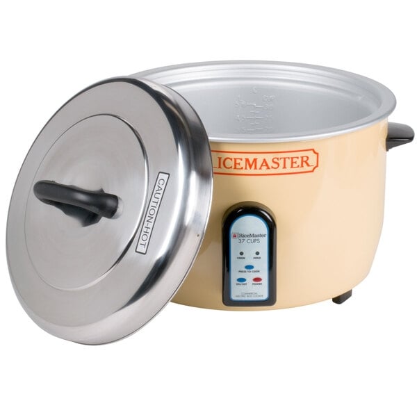 Scratch and Dent Town 57138 74 Cup (37 Cup Raw) Electric Rice Cooker / Warmer - 230V, 1950W