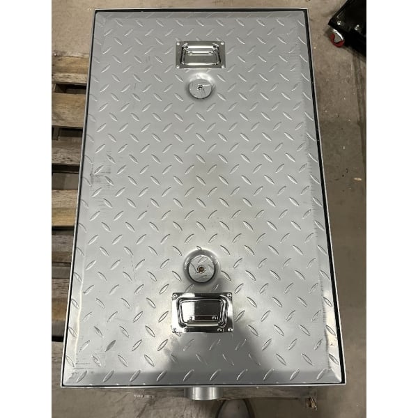 Scratch and Dent Regency 70 lb. 35 GPM Grease Trap with 3" Non-Threaded Connections - PDI Certified