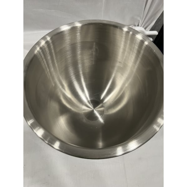 Scratch and Dent MainStreet Equipment CMIX20 20 Qt. Planetary Stand Mixer with Guard & Standard Accessories - 120V, 1 1/2 hp