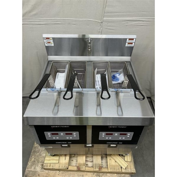 Scratch and Dent Henny Penny OFE-322.03 65 lb. 2-Well Electric Fryer with Computron 1000 Controls - 208V, 3 Phase