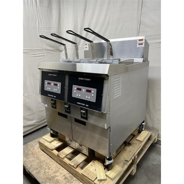 Scratch and Dent Henny Penny OFE-322.03 65 lb. 2-Well Electric Fryer with Computron 1000 Controls - 208V, 3 Phase