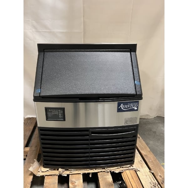 Scratch and Dent Avantco Ice UC-F-280-A 26" Air-Cooled Undercounter Full Cube Ice Machine with 80 lb. Storage Bin - 299 lb., 115V