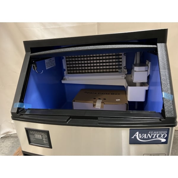 Scratch and Dent Avantco Ice UC-F-280-A 26" Air-Cooled Undercounter Full Cube Ice Machine with 80 lb. Storage Bin - 299 lb., 115V