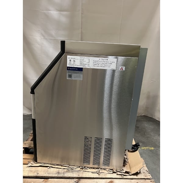 Scratch and Dent Avantco Ice UC-F-280-A 26" Air-Cooled Undercounter Full Cube Ice Machine with 80 lb. Storage Bin - 299 lb., 115V
