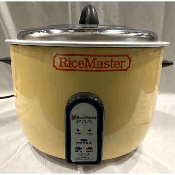 Scratch and Dent Town 57138 74 Cup (37 Cup Raw) Electric Rice Cooker / Warmer - 230V, 1950W