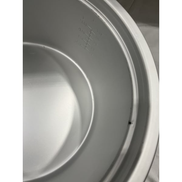 Scratch and Dent Town 57138 74 Cup (37 Cup Raw) Electric Rice Cooker / Warmer - 230V, 1950W